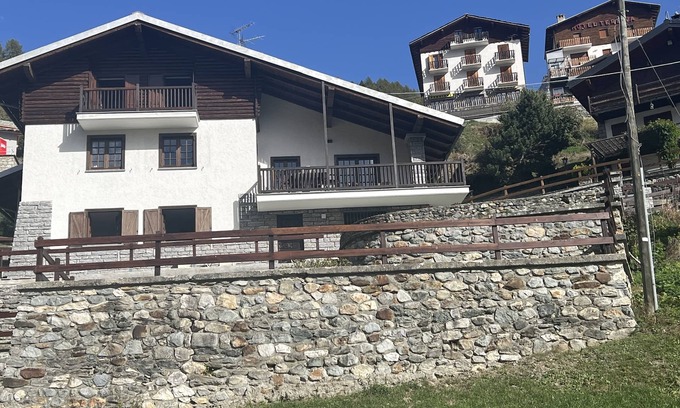 Paquier Ski Chalet | Chalet Retreat in Breuil-Cervinia with Scenic Ocean Views