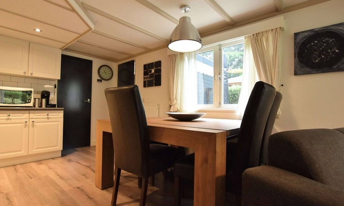 Krachtighuizen Ski Chalet | Charming Chalet with Private Garden and Family-Friendly Amenities