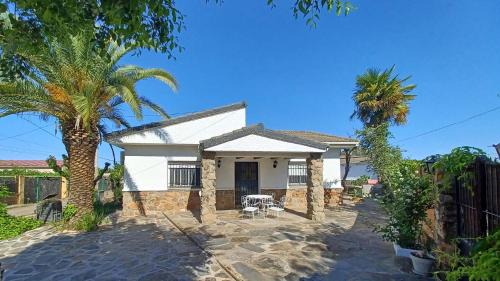 Puerto Rey House | Independent Chalet with Beautiful Garden and Barbecue Area