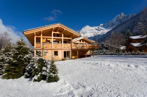 Les Praz-de-Chamonix Ski Chalet | Experience Chalet Isabelle: 5-Star Lodge with Jacuzzi & Sauna