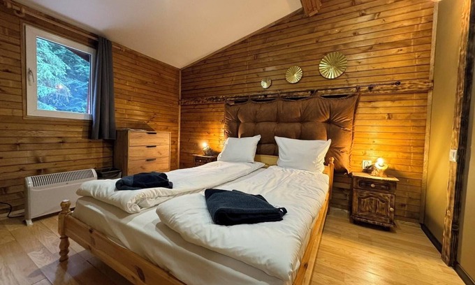Borovets Ski Chalet | Family-Friendly Chalet Iskar Borovets with Kitchen Access