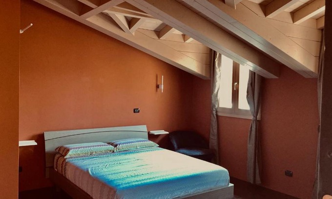 Milan Apartment | Experience the Charm of Chalet with Excellent Guest Ratings