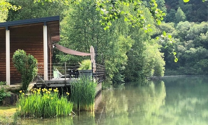 Jumilhac-le-Grand Ski Chalet | Pet-Friendly Retreat at Chalet - Jumilhac le Grand