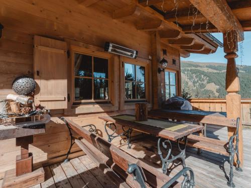 Konigsleiten Ski Chalet | Experience Chalet Königsleiten 3: Rated 10/10 & Family-Friendly