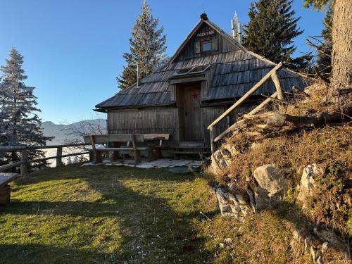 Kamnik Ski Chalet | Discover Chalet Košutnik: Pet-Friendly Mountain Retreat
