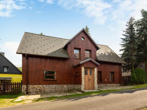 Kovarska Ski Chalet | Cozy Chalet Kovářská: Pet-Friendly Retreat for Families