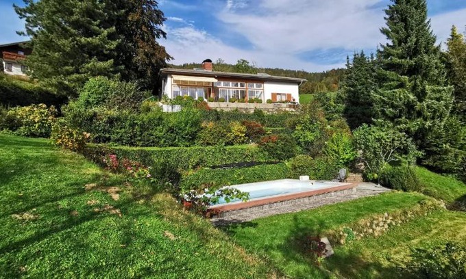 Innerschwand Ski Chalet | Chalet Kultique: Pet-Friendly Retreat with Pool & Hot Tub