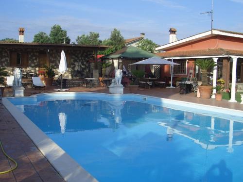 Ardea Ski Chalet | Family-Friendly Chalet with Ocean View & Pool Access