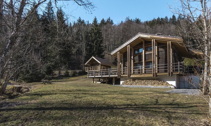 Les Houches Ski Chalet | Tranquil Chalet L'Oratoire + Mazot with Huge Garden