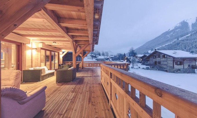 La Chapelle-d'Abondance Ski Chalet | Cozy Chalet La Rocca: Pet-Friendly with Hot Tub Access