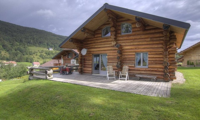 Lelex House | Family-Friendly Chalet La Fuste in Monts Jura Awaits You