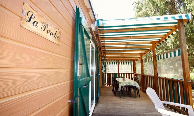 Lion-en-Sullias Ski Chalet | Waterfront Chalet LA PERCHE: Family & Pet Friendly Retreat