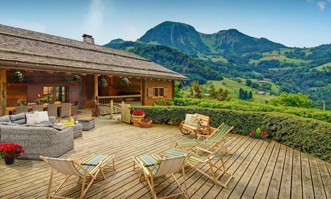 Manigod Ski Chalet | Discover Chalet La Vieille Ferme: Comfort with Kitchen & Breakfast