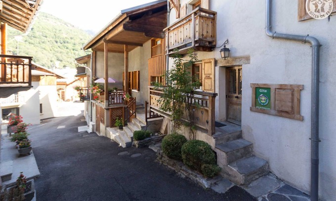 Saint-Bon-Tarentaise House | Top-Rated Chalet LE BAS DE Lune with Family-Friendly Amenities