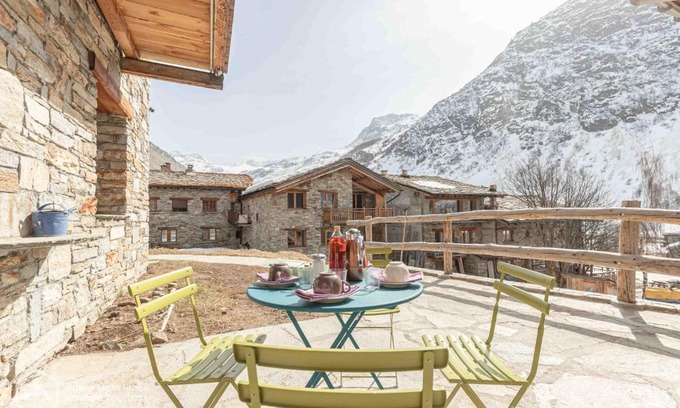 Bonneval-sur-Arc House | Relax at Chalet Le Bois Joli: 9.3/10 Guest Favorite Retreat
