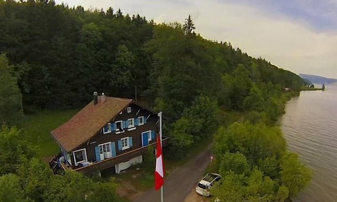 Les Bioux Ski Chalet | Spacious Holiday House Le Lieu for Families and Groups