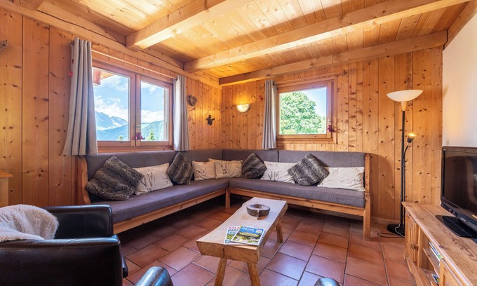 Crest-Voland Ski Chalet | Chalet 'Le Grépon' with Mountain View, Private Terrace and Wi-Fi