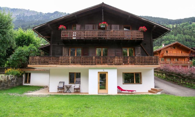 Champery Apartment | Pet-Friendly Retreat: Chalet le Knou with 9.5/10 Rating