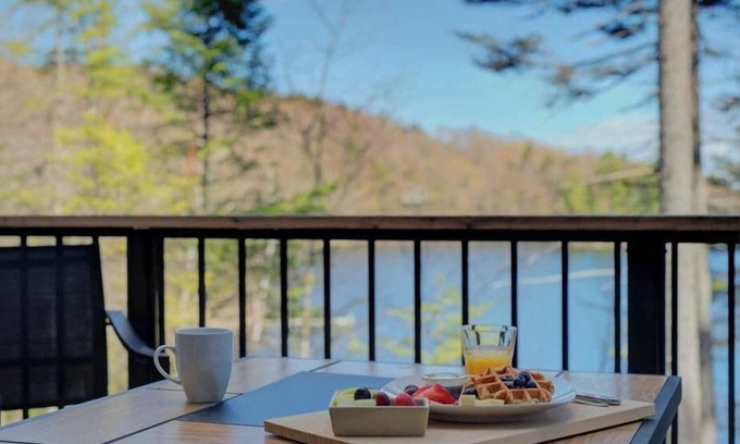 Mauricie Ski Chalet | Indulgent Chalet le Luft with Spa & Hot Tub Retreat