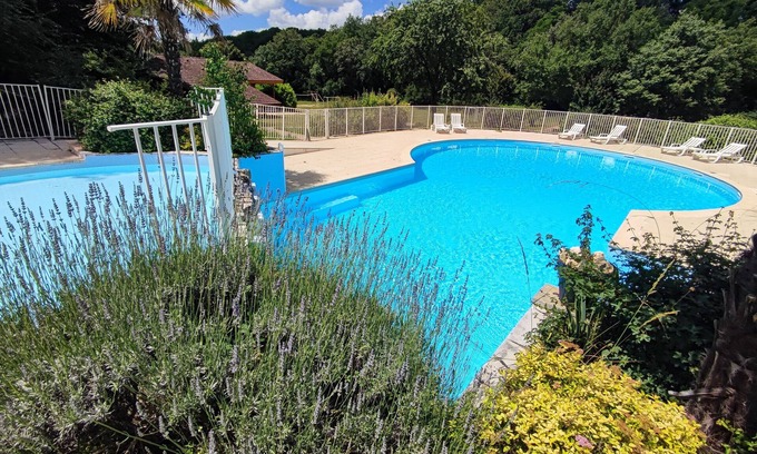 Mauroux Ski Chalet | Discover Chalet 'Le Magalli' with Pool and Private Terrace