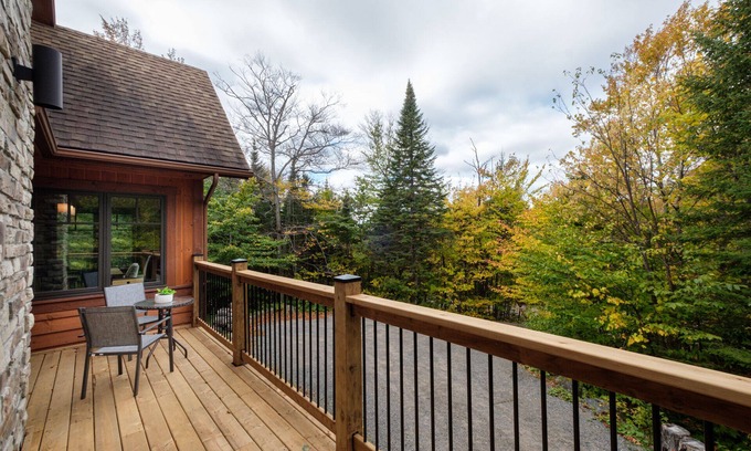 Saint-Faustin-Lac-Carre Ski Chalet | Relax at Chalet Le Mont-Blanc with Spa and Hot Tub