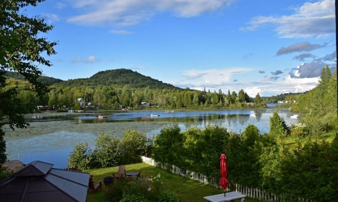 Chertsey Ski Chalet | Pet-Friendly Chalet Le Nénuphar with Spa & Pool Perks