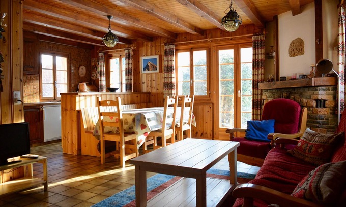 Evolene Ski Chalet | Pet-Friendly Chalet Le Roitelet - Rated 9.8/10 by Guests