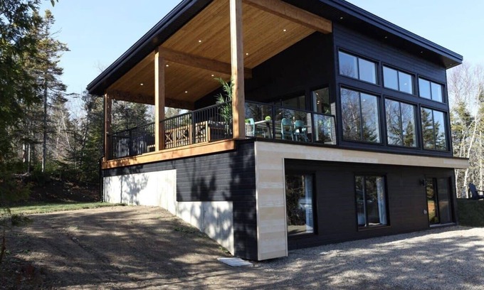 Saint-Joseph-de-la-Rive Ski Chalet | Experience Chalet le Sélect #2: High-Rated & Family-Friendly