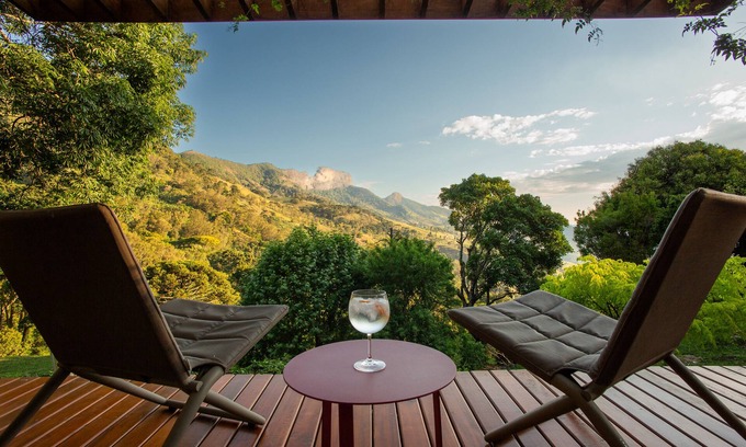 Sao Bento do Sapucai Ski Chalet | Chalet Leopoldo: Scenic Views & Pet-Friendly Retreat
