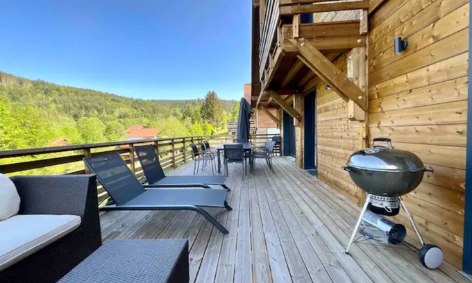 Gerbepal Ski Chalet | Inviting Chalet 'Les 2 Marmottes' with Mountain View & Spa