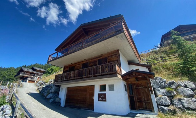 Morgins Ski Chalet | Discover Chalet Les Dalton: Family-Friendly Retreat in Morgins