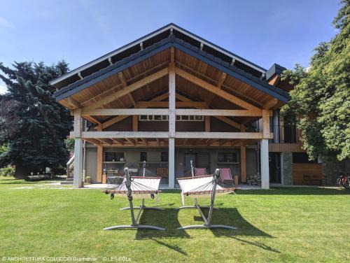 Saint-Jean-de-Maurienne Bed & Breakfast | Inviting Chalet Les Cols - Rooms with Terrace & Garden