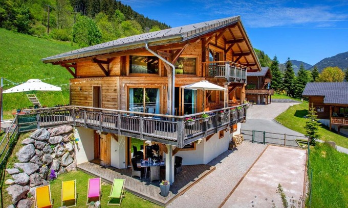 Seytroux Ski Chalet | Elegant Chalet Levant Blanc - 4-Star with Hot Tub & Pool