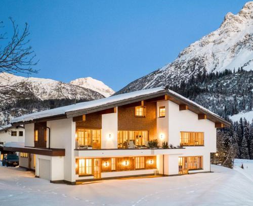 Zug Ski Chalet | Ideal Chalet Lilly for Family and Friends - Ski In, Ski Out