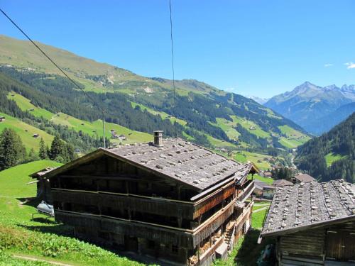 Vorderlanersbach Ski Chalet | Pet-Friendly Chalet Lippnerhütte with Great Reviews