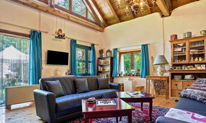 Conta Ski Chalet | Relax at Chalet 'Loft Tovel' with Mountain View & Garden