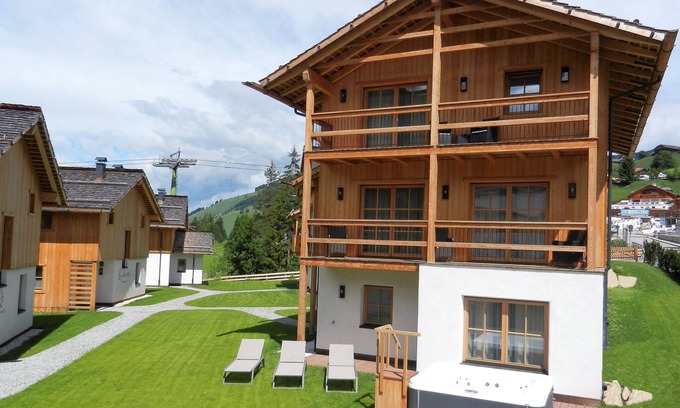 Mareo Ski Chalet | Chalet Lujanta with a view of the Dolomites