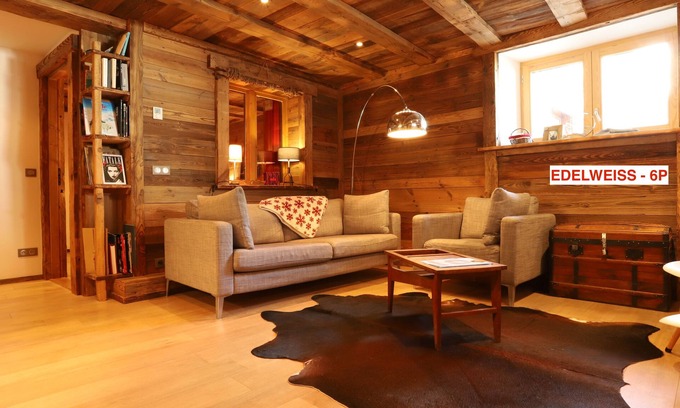 Bonneval-sur-Arc Ski Chalet | Cozy Bella Alpina Chalet with Hot Tub & Spa Amenities