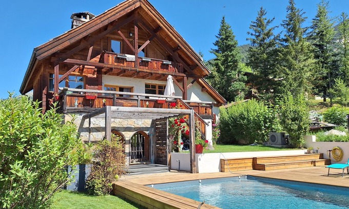 Saint-Chaffrey Apartment | Chalet-luxe-SERRE CAMBEOU* Swimming pool&Spa ideal for a family holiday