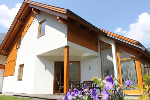 Huben House | Chalet Mühle: Pet-Friendly Retreat with Breakfast Included