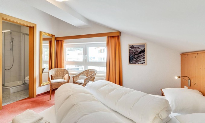 Sankt Anton am Arlberg Cottage | Family-Friendly Chalet Martin Room 6 with Spa Access