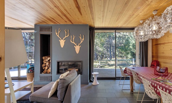 Superbolquere Ski Chalet | Chalet 'Magnifique Moderne Familial' with Mountain View, Private Terrace and Wi-Fi