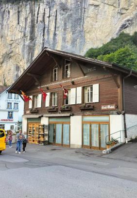 Lauterbrunnen Ski Chalet | Elegant Chalet Maithili: 152-Year-Old Gem in Lauterbrunnen
