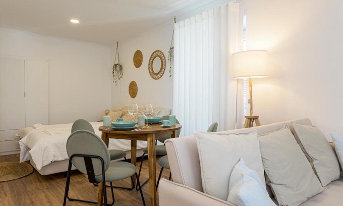 Parede Apartment | Discover Chalet Marias - Family-Friendly Beach Apartments