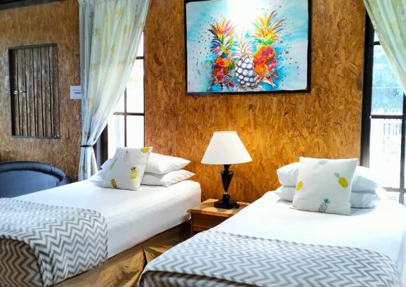 Kampung Kuala Kenas Hotel | Scenic Chalet Maspine D' Rumah Bonda with Pool Access
