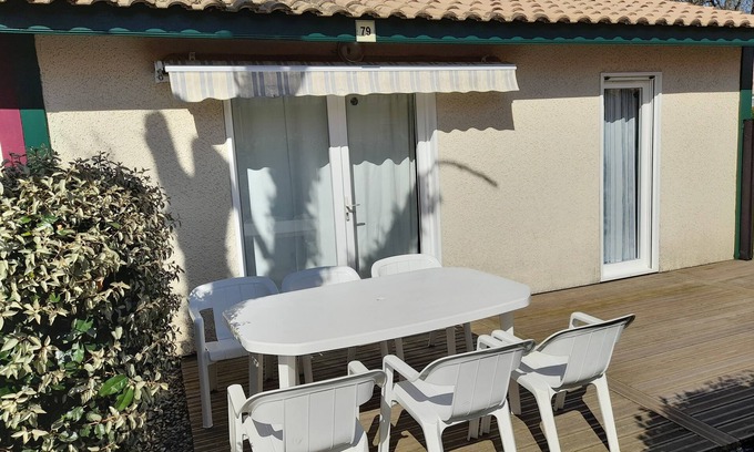 Soustons Cottage | Relaxing Chalet with Pool Near Lake and Ocean, Rated 9.2/10