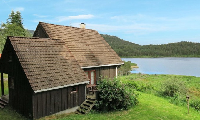 Dølemo Ski Chalet | Oceanfront Retreat at Chalet Moebu - Guest Rated 8.8/10