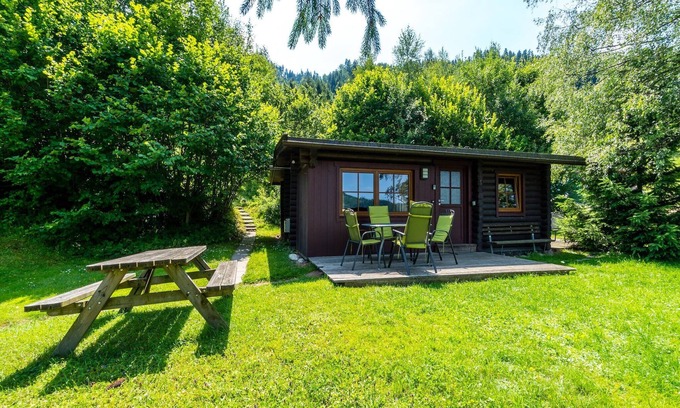 Woergl Ski Chalet | Inviting Chalet near Ski Slopes with Pet-Friendly Amenities