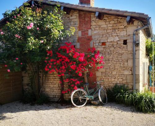 Echire House | Relax at Chalet des Loups: Family-Friendly with Hot Tub
