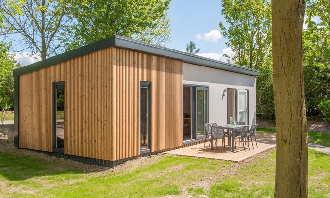 Borger Ski Chalet | Modern Chalet Near Hunebedcentrum with Pool & Kitchen
